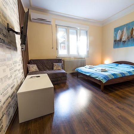 Parliament Apartment Belgrado Esterno foto