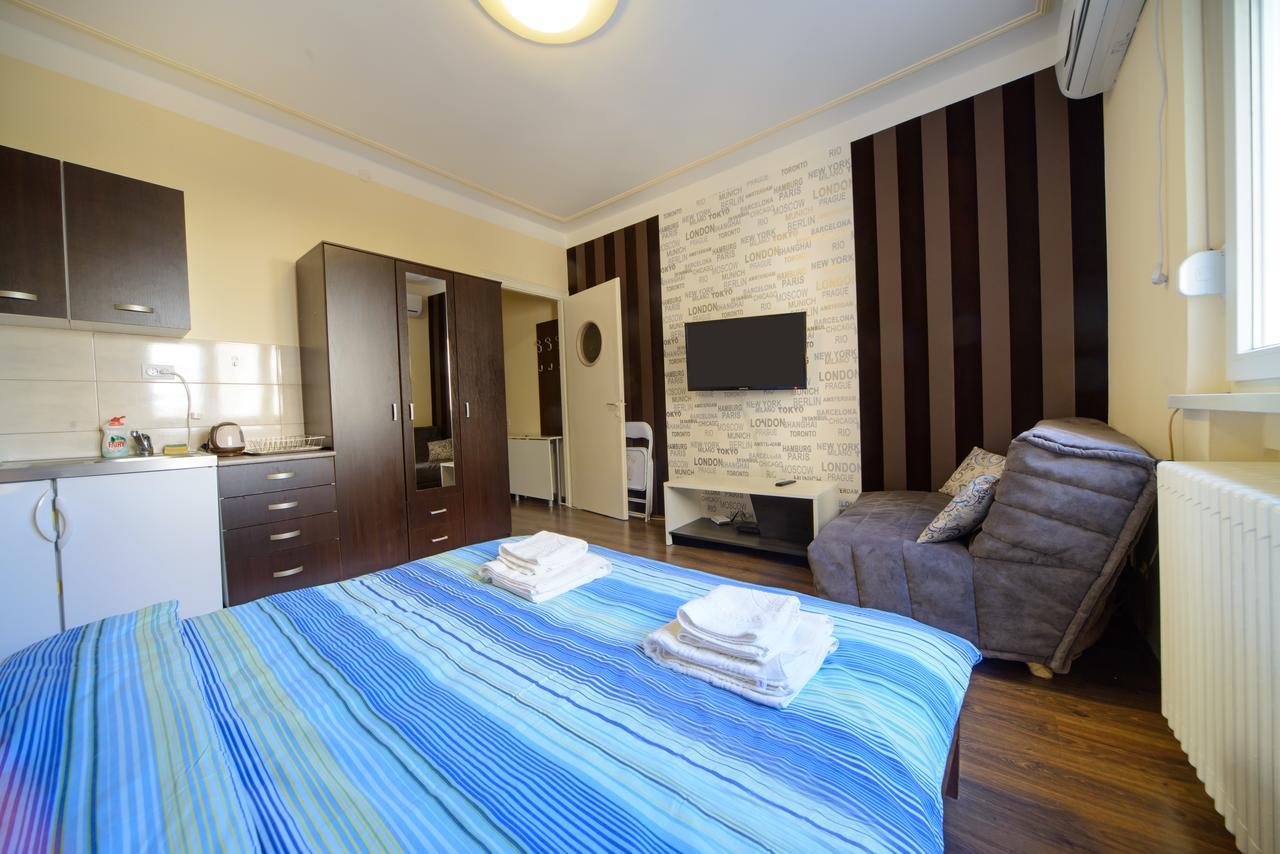 Parliament Apartment Belgrado Esterno foto