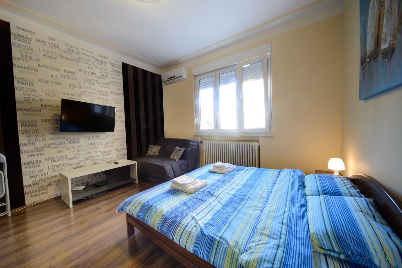Parliament Apartment Belgrado Esterno foto