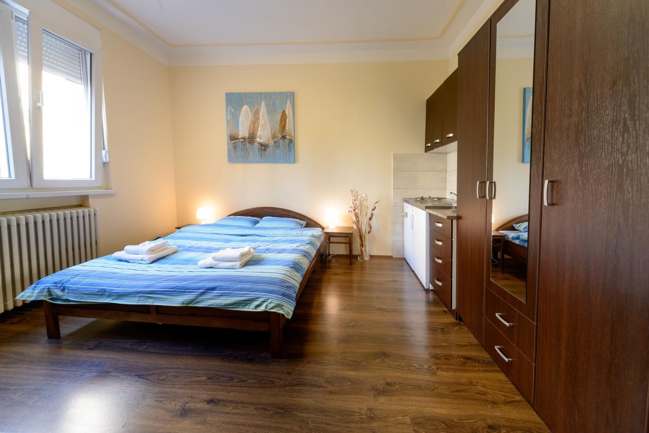 Parliament Apartment Belgrado Esterno foto