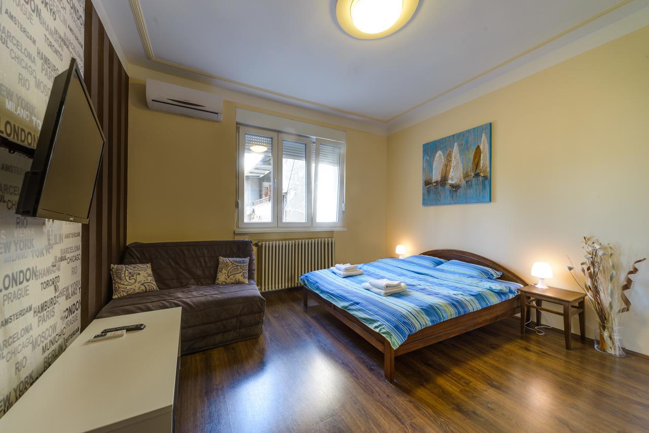 Parliament Apartment Belgrado Esterno foto